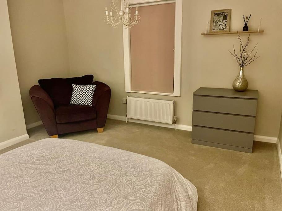 Stylish & Spacious 2 Storey, 3 Bed Apartment Gravesend Dış mekan fotoğraf