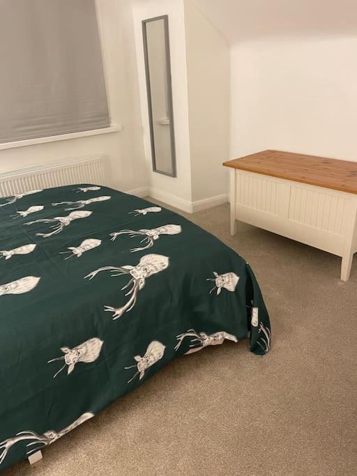 Stylish & Spacious 2 Storey, 3 Bed Apartment Gravesend Dış mekan fotoğraf